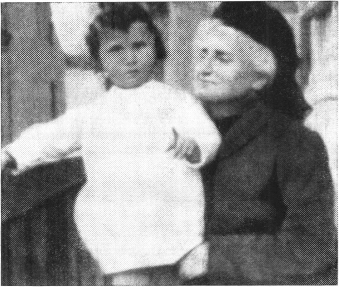 Евгения Гарсен-Модильяни (мать художника) со своей внучкой Жанной. 1921